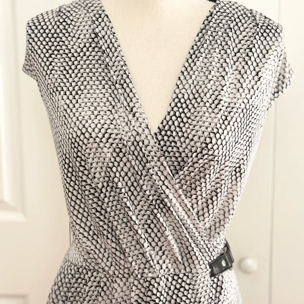 Michael Kors XL Snake Print Faux Wrap Dress Side Buckle Grey Career Plus Size - Picture 10 of 13